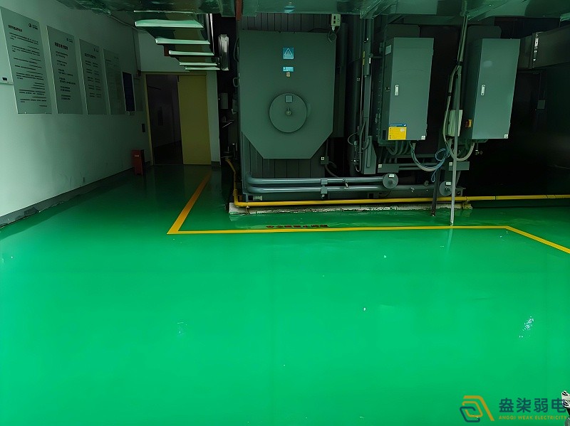 機房建設選用環(huán)氧防靜電地坪的好處？